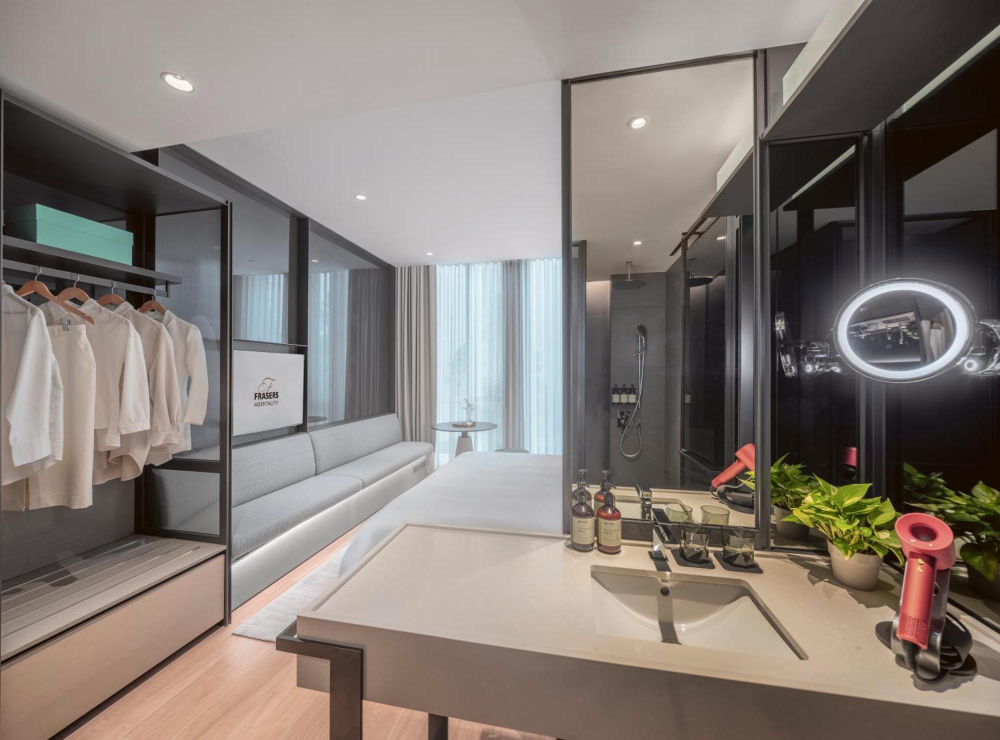Studio Deluxe, Lounge Access